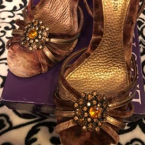 💝 PRICE DROP 💝 Enzo size 10 felt stilettos. 🎄🎄